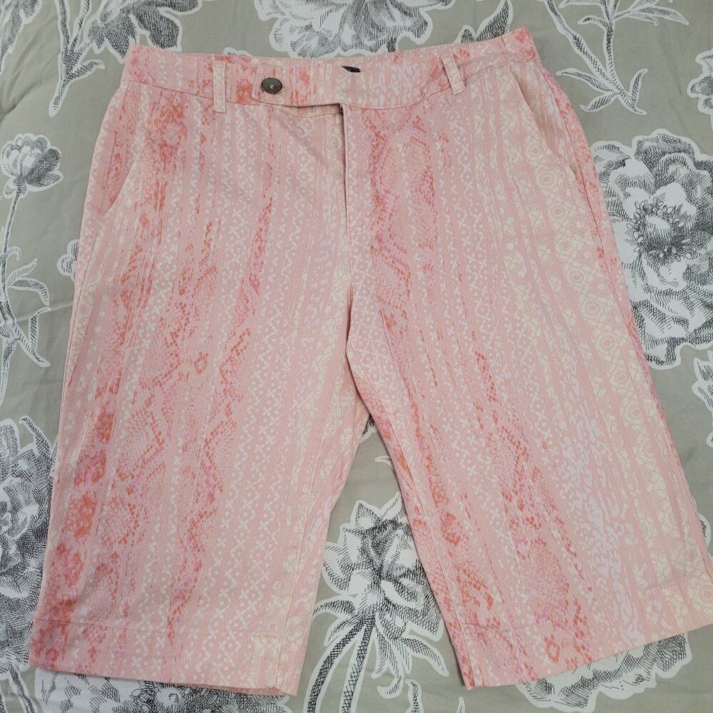 Bandolino Cotton Bermuda Shorts Pink Print Size 6 (runs large)